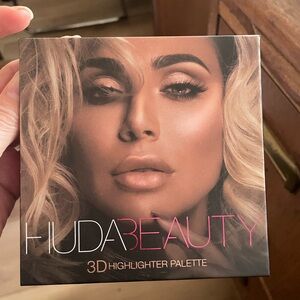HUDA BEAUTY 3D Highlighter Palette - Radiant Glow